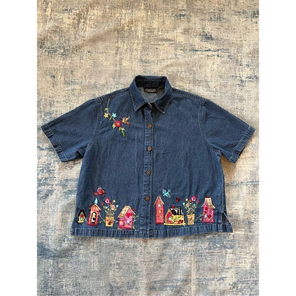 New Direction Floral Bird Birdhouse Button Front Denim Short Sleeve Tee Large